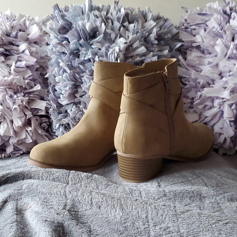 Children's place heeled boots